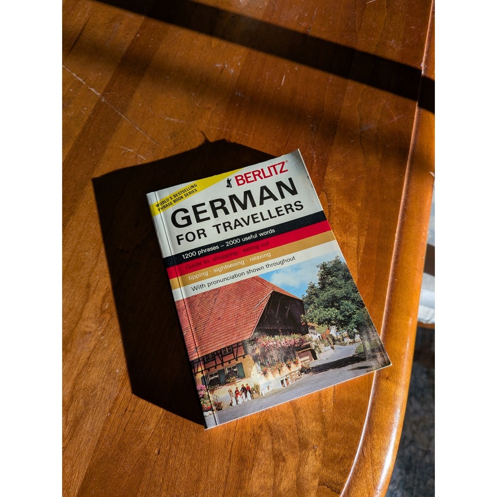 Berlitz German for Travellers Phrase Book Pocket Sized 1982 Edition 0029639301